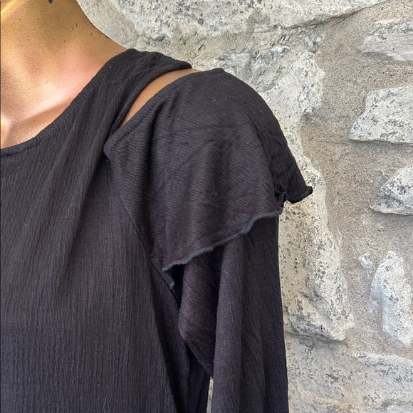 Cold Shoulder Top - Picture 3 of 7